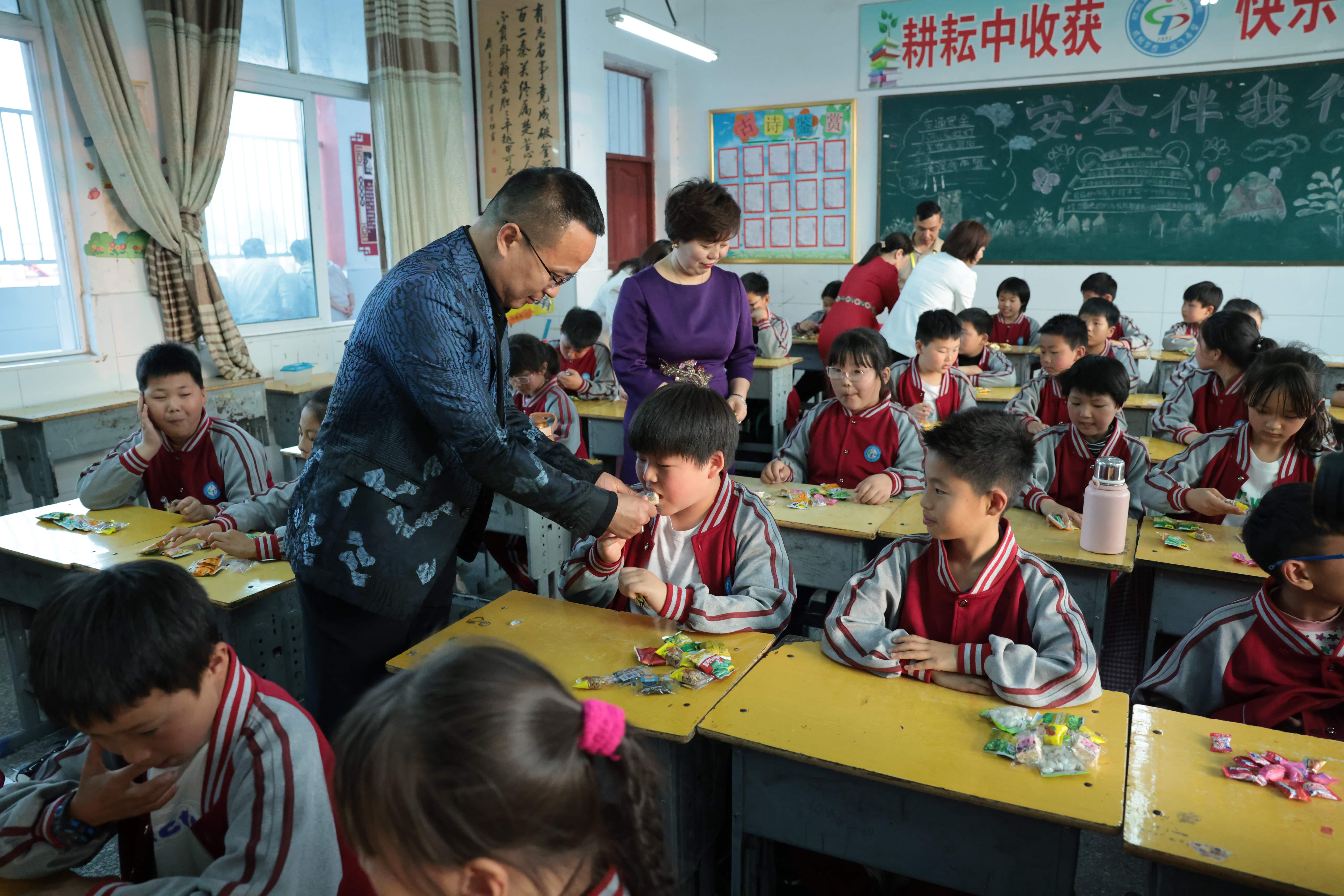 在爱意的“双向奔赴”中丨第249所leyu·乐鱼(中国)体育官方网站公益学校揭牌